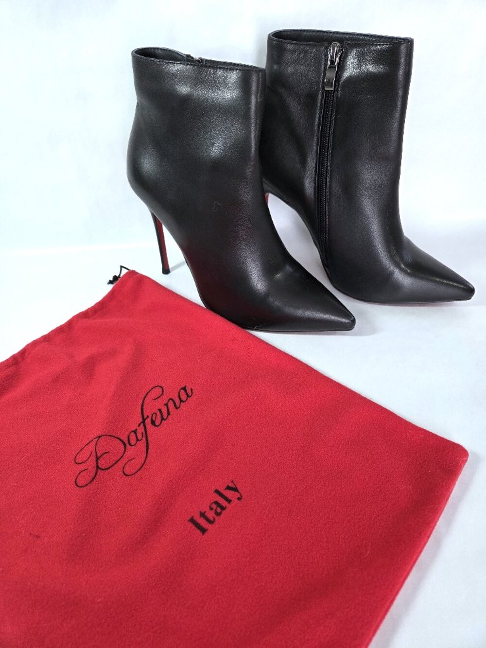NWOT Dafeina Low Ankle Black Leather Women's Boots Size 39